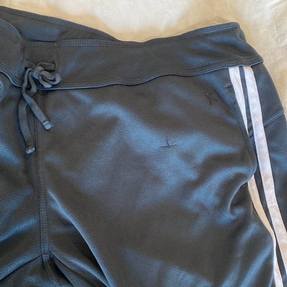 Gray workout capri - Picture 2 of 5